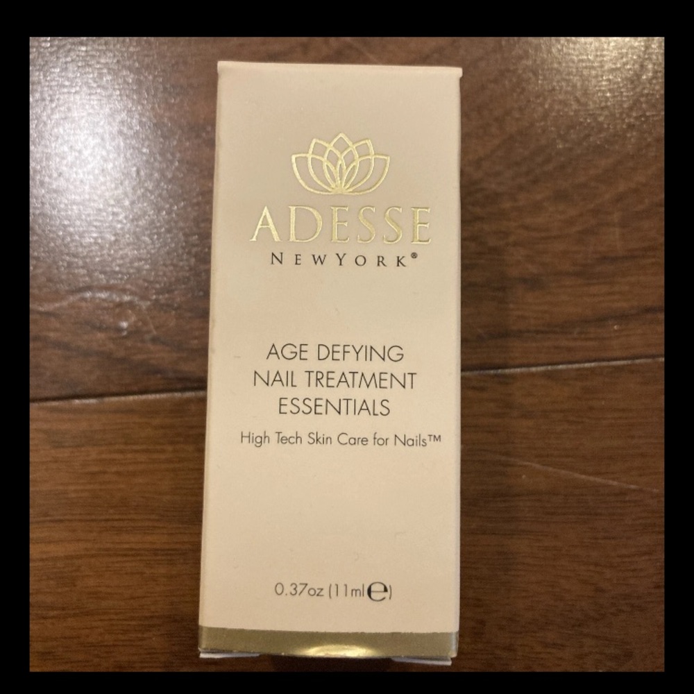 ADESSE NEW YORK Age Defying Nail Treatment Essen-High Tech Skin Care for Nails
